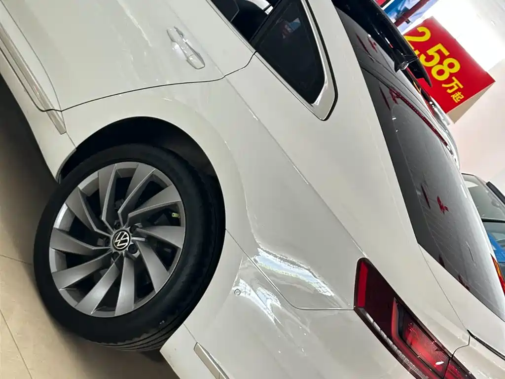 Volkswagen FAW-Volkswagen CC 2023 380TSI Eye-catching Edition фото 24