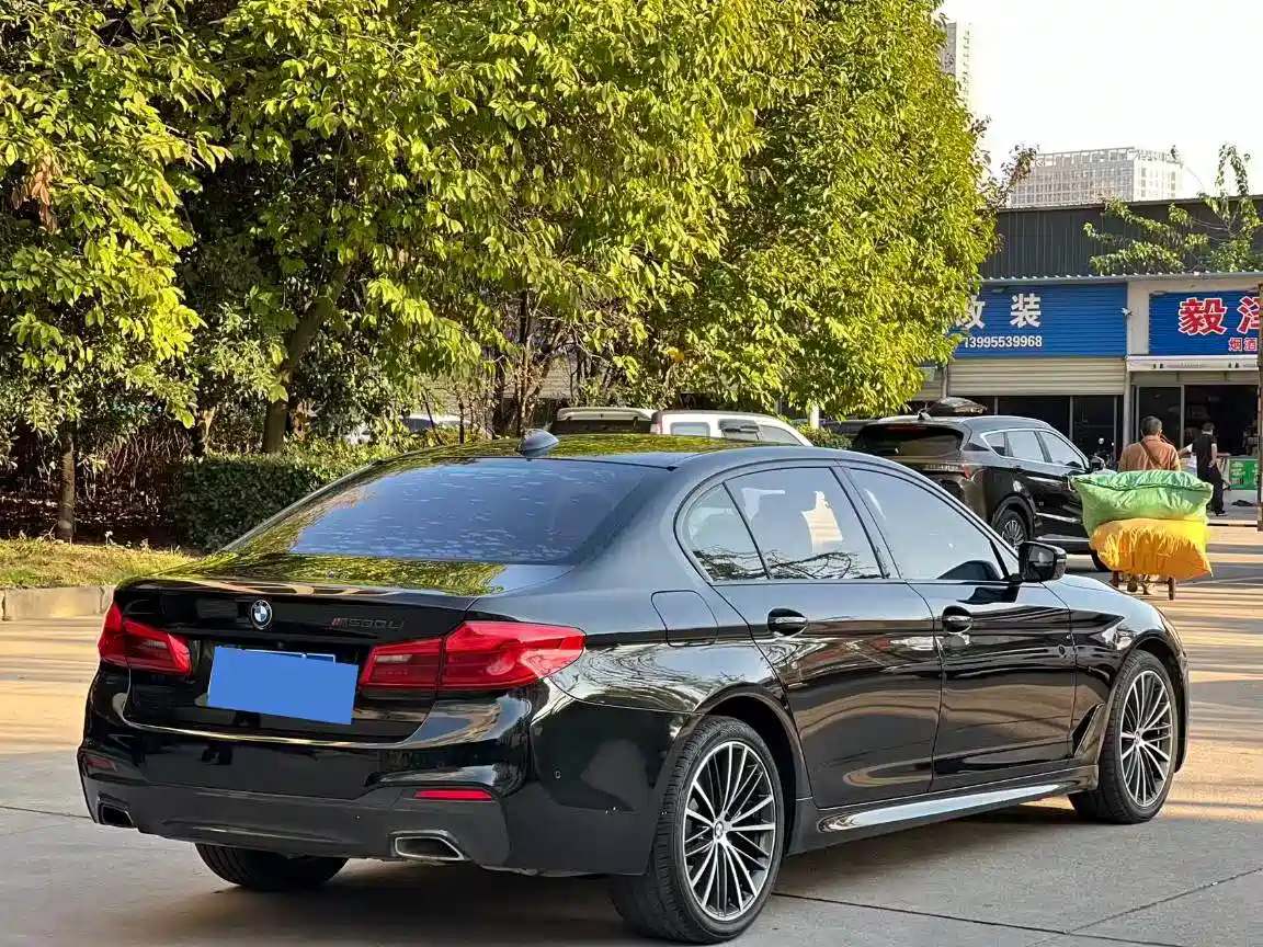 Photo 7 - BMW 5 Series