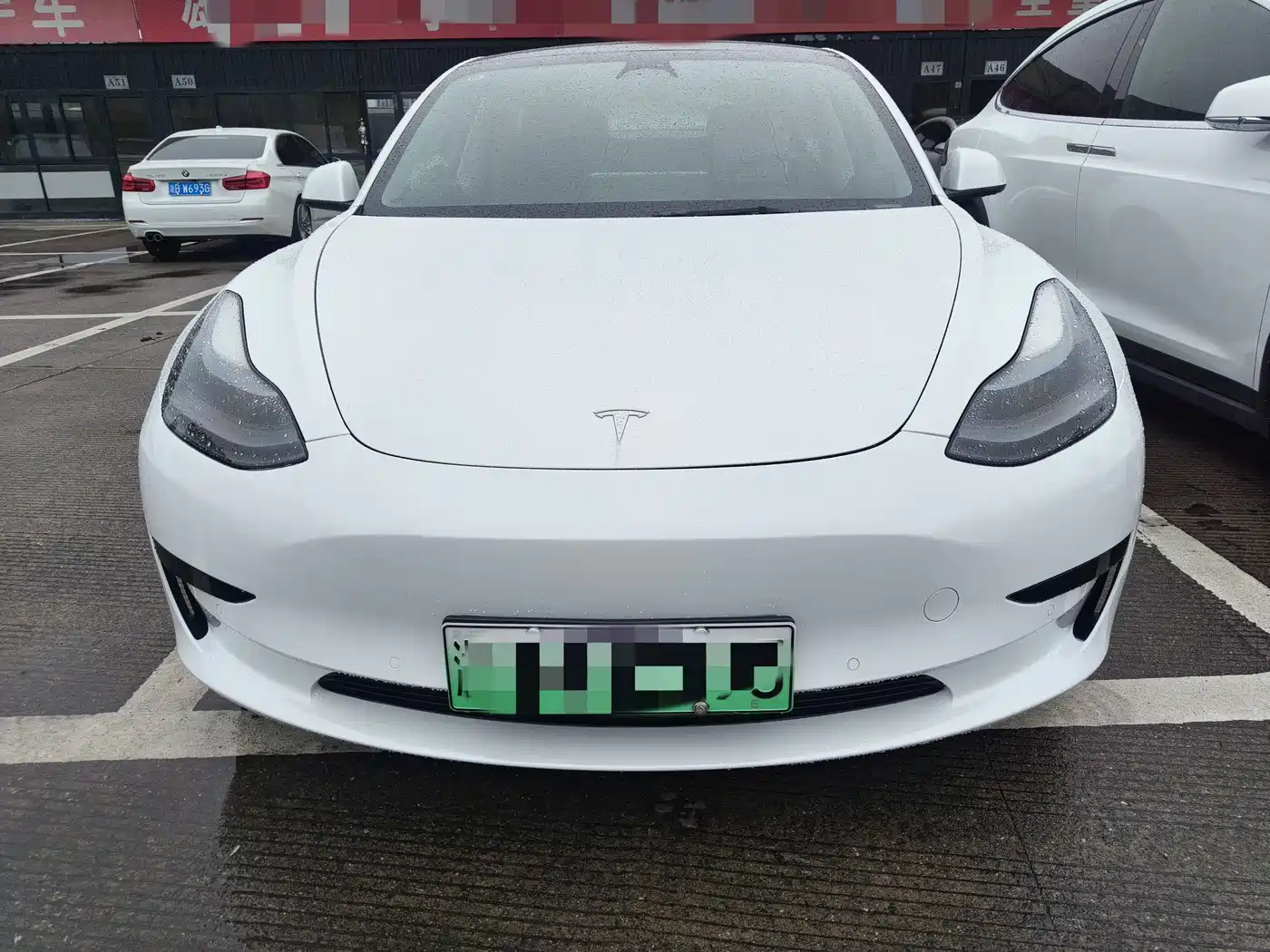 TESLA MODEL 3