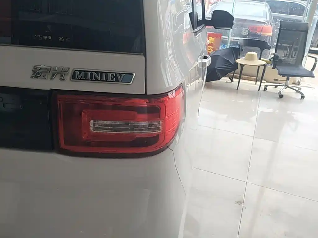 Фото 8 - Wuling Motors Hongguang MINIEV