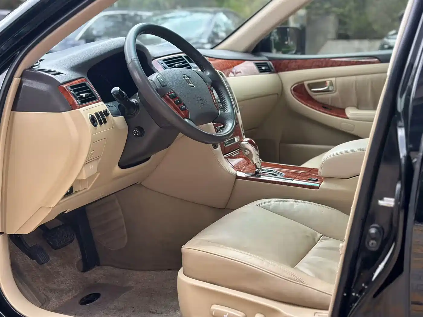Toyota Crown 2006 2.5L Royal Leather Edition фото 4