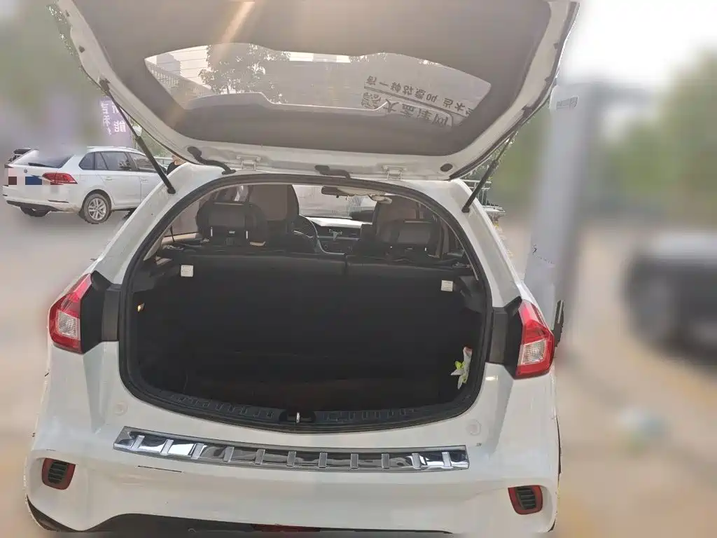 Photo 16 - Geely Vision X3