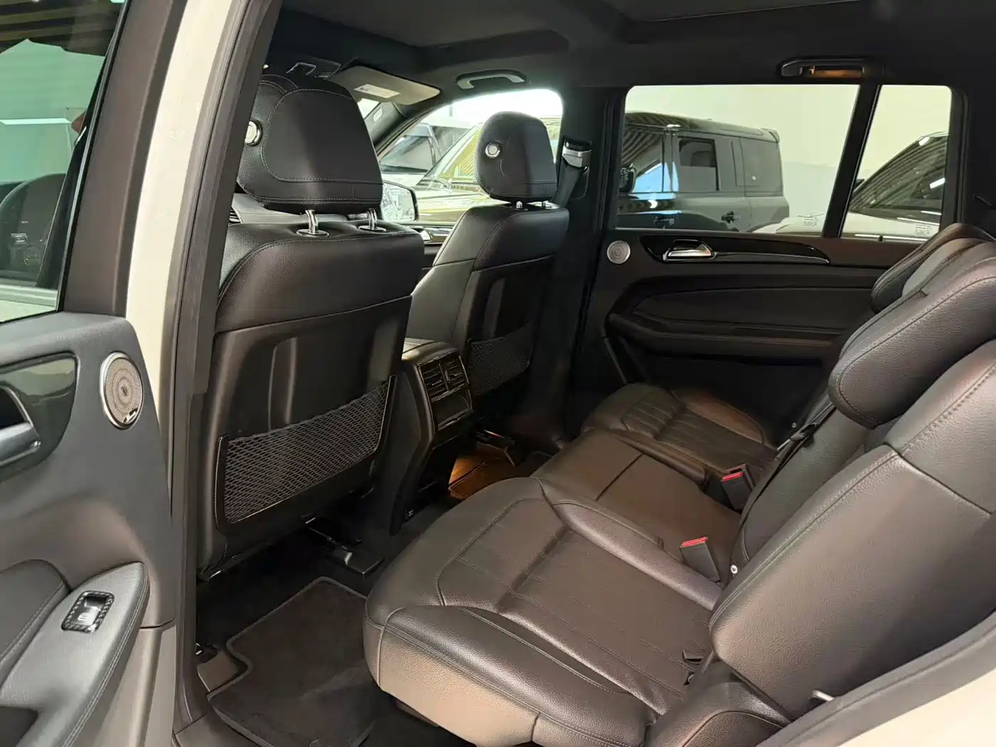 Mercedes-Benz GLS 2017 GLS 400 4MATIC Luxury фото 11