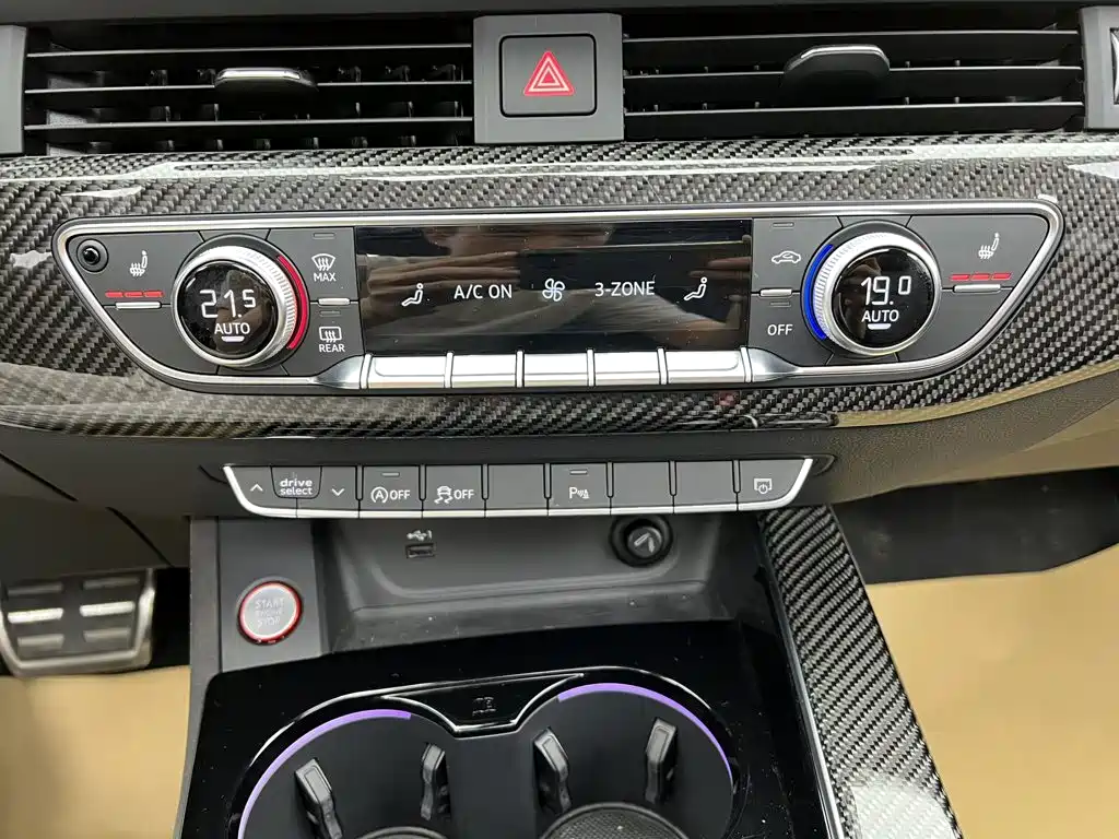 Фото 23 - Audi RS 4