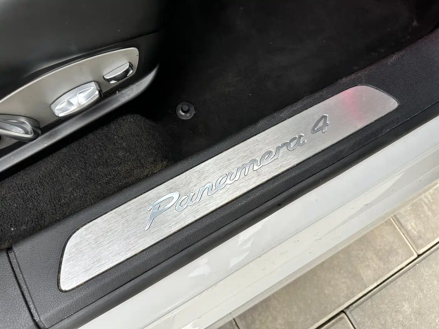 Porsche Panamera 2010 Panamera 4 3.6L фото 16