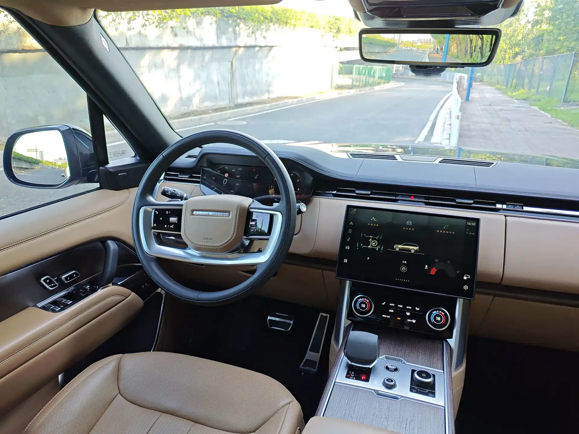 Фото 11 - Land Rover Range Rover