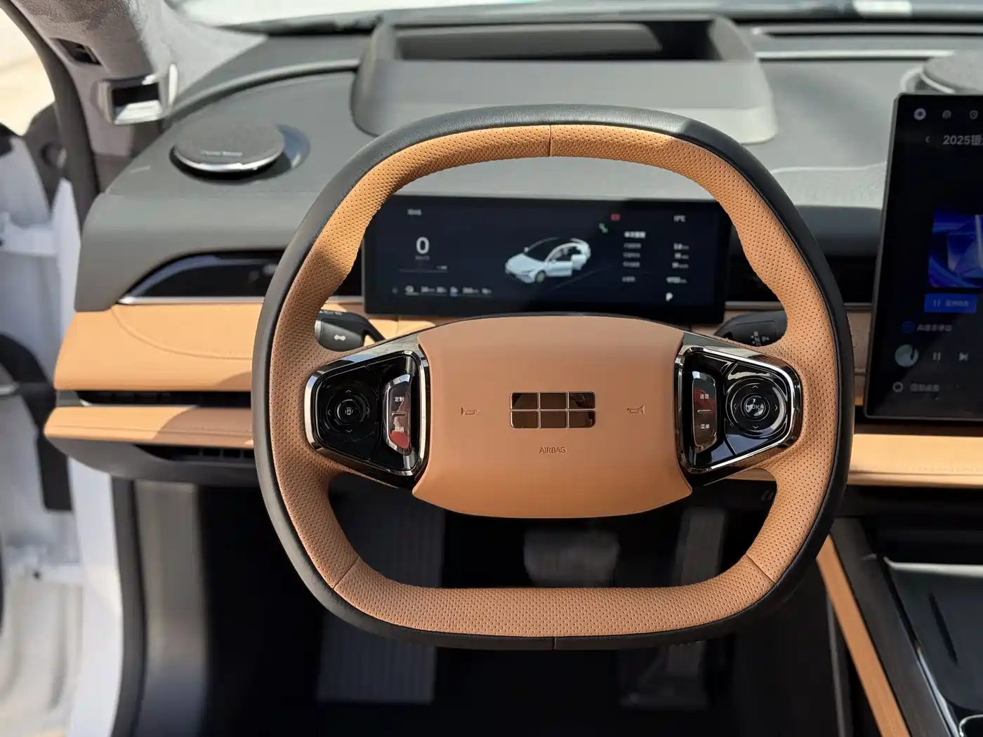 Geely Galaxy Galaxy Xingyao 8 2025 130km EM-P Starship Edition фото 8