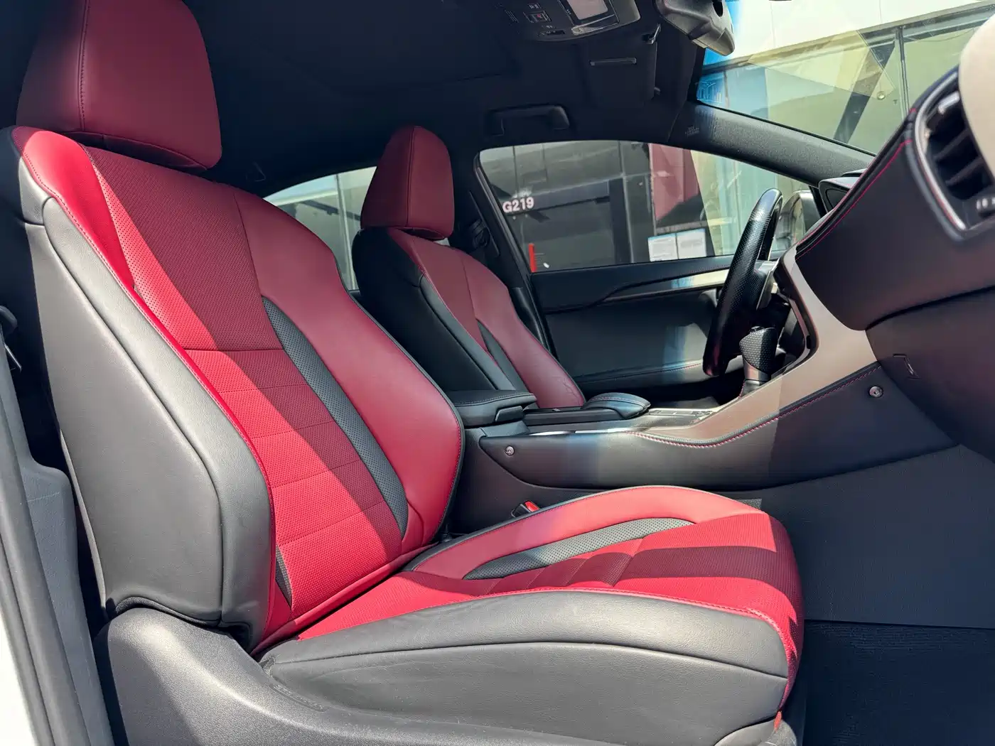 Фото 15 - Lexus NX