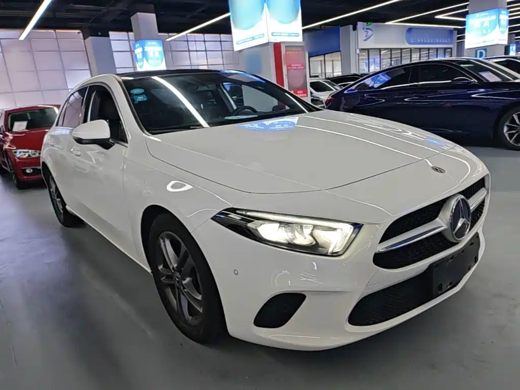 Mercedes-Benz A-Class (Import) 2020 2019 A 200 Dynamic Version