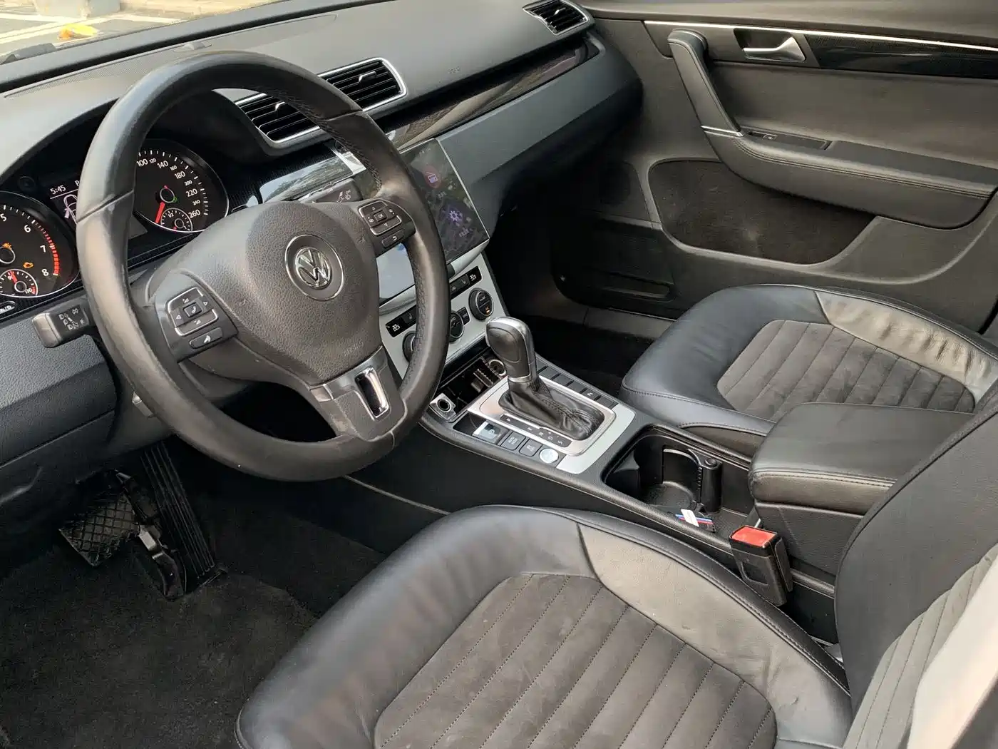Volkswagen Magotan 2015 Facelift 1.8TSI Luxury фото 14