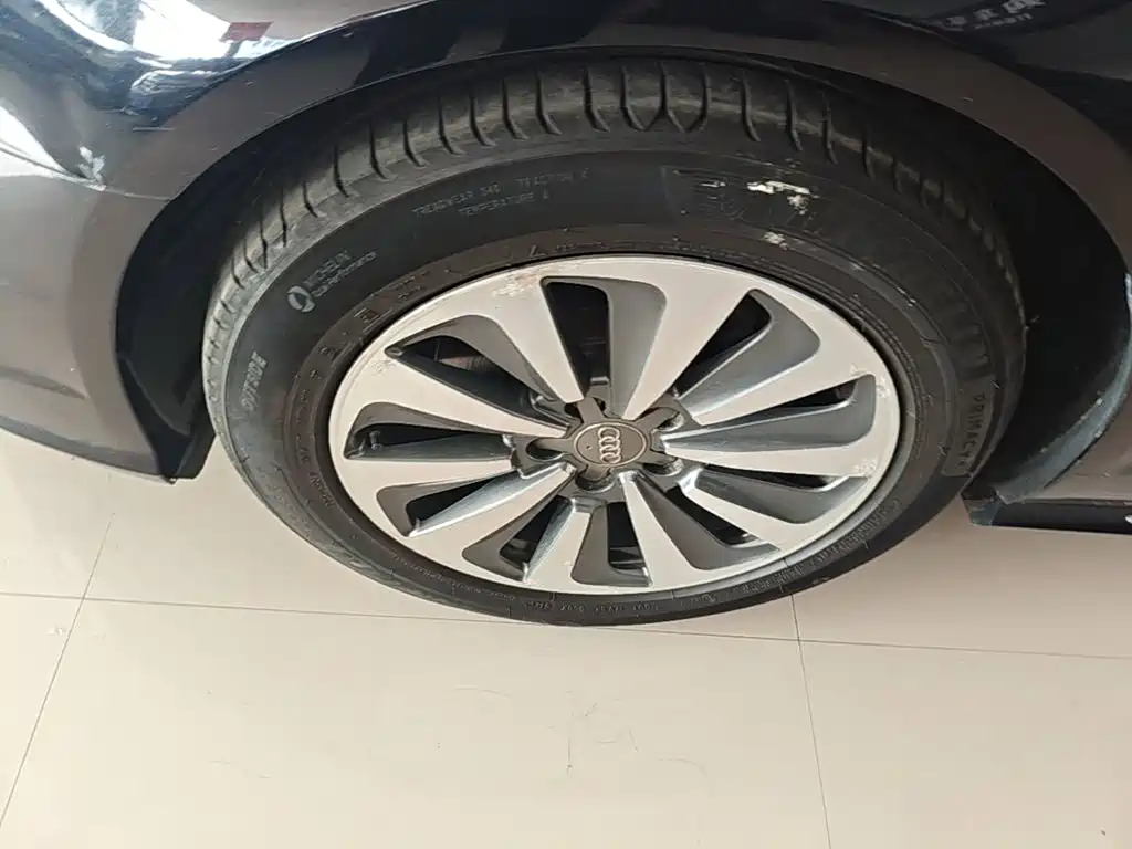 Фото 23 - Audi A6L