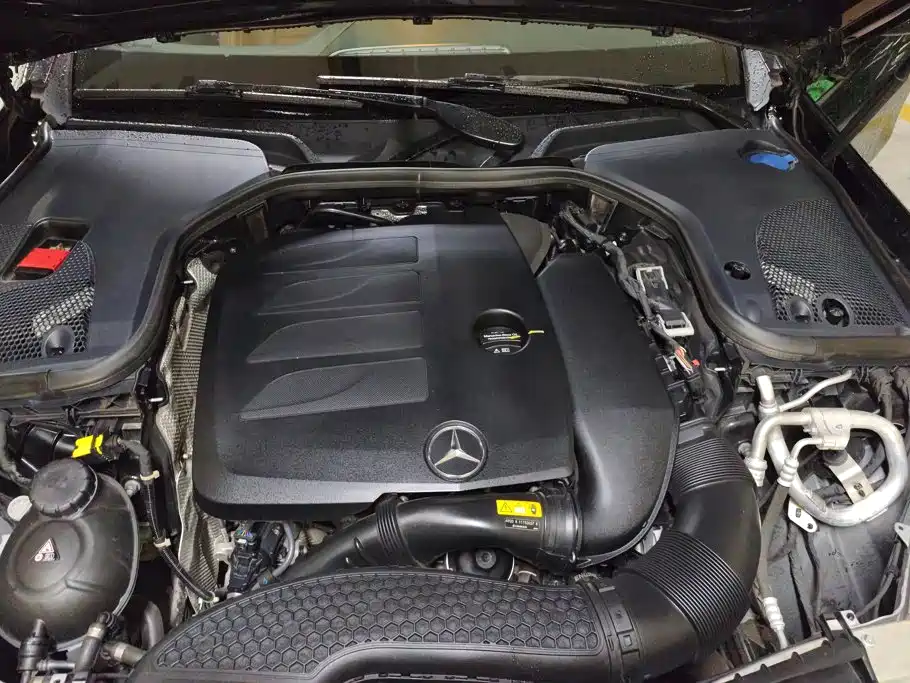 Фото 10 - Mercedes-Benz E-Class