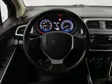 Фото 11 - Suzuki SX4 S-Cross