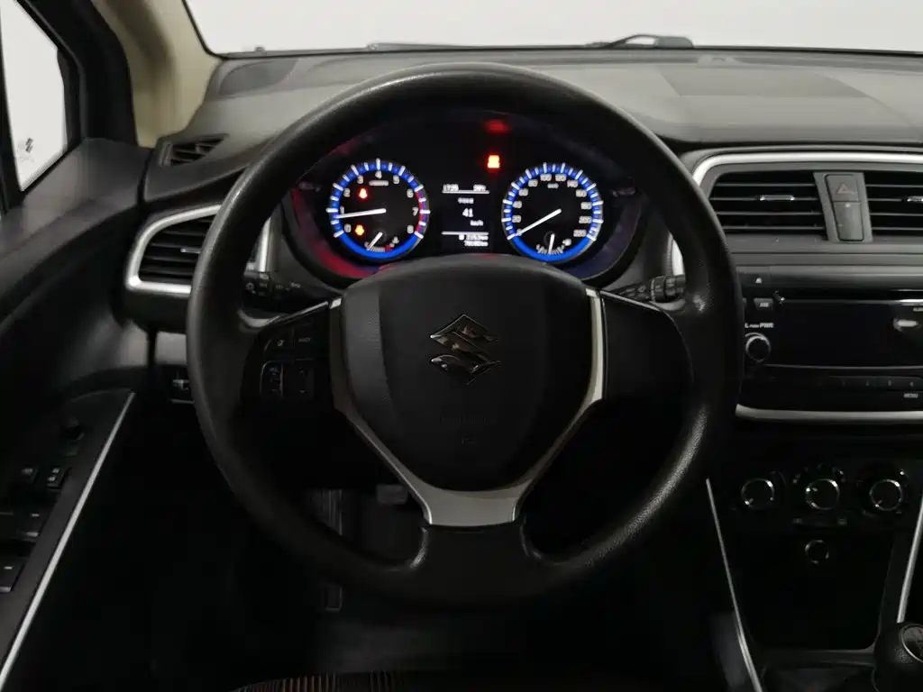 Фото 11 - Suzuki SX4 S-Cross