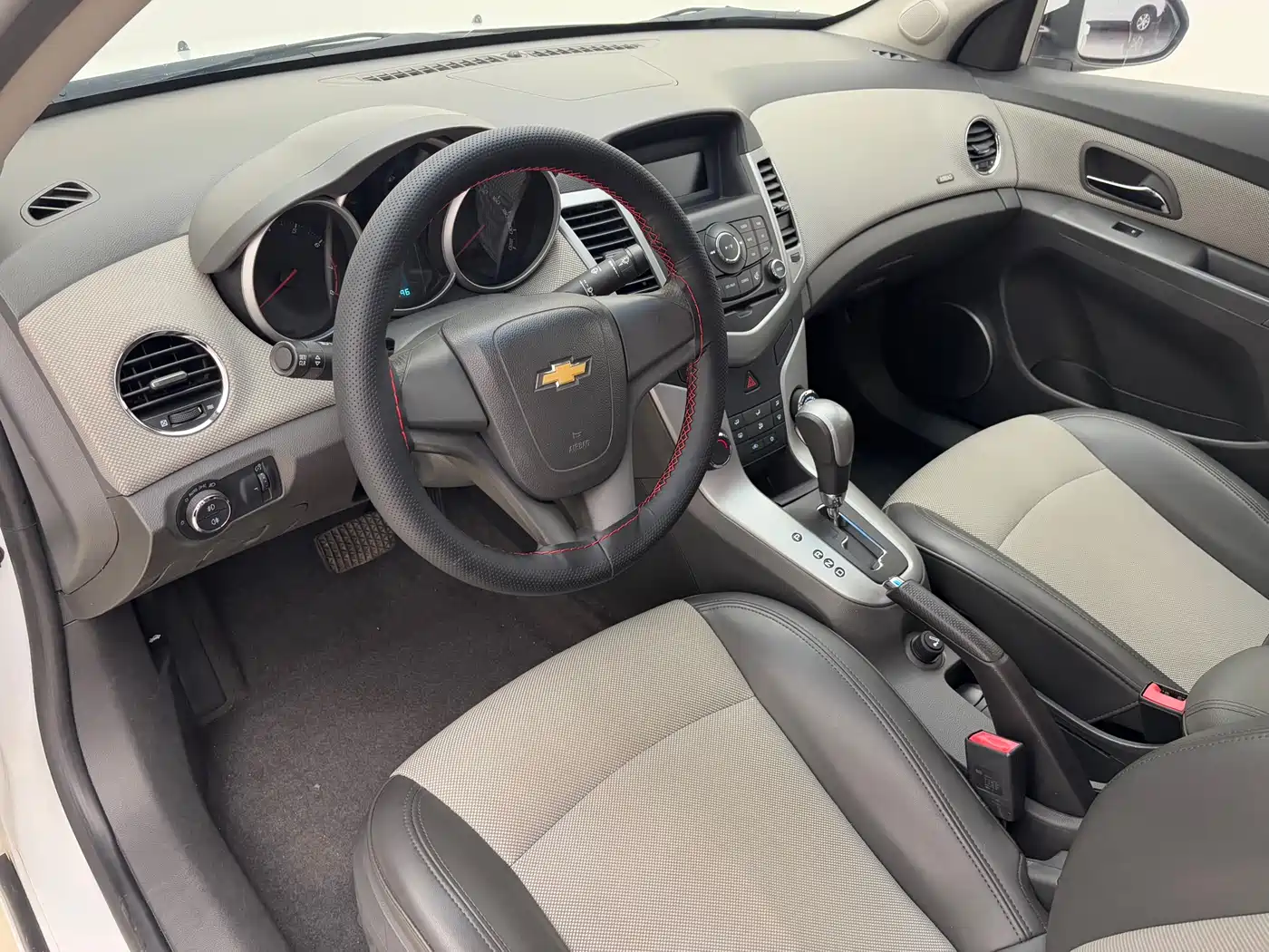 Chevrolet Cruze 2013 Model 1.8L SE AT фото 10