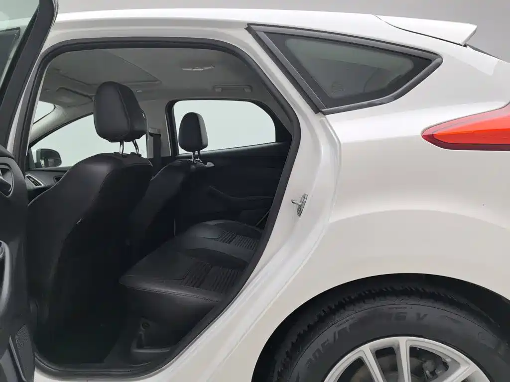 Photo 15 - Ford Focus