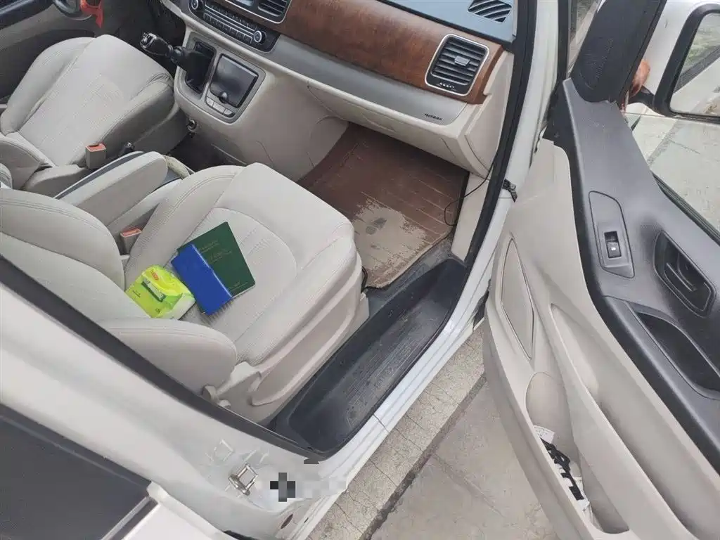 SAIC Maxus Maxus G10 2015 2.0T Manual Commemorative Edition фото 22