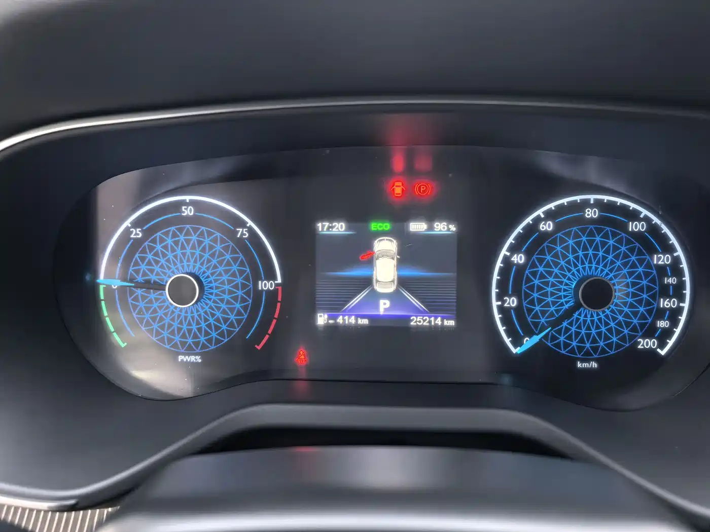Hongqi E-QM5 2023 Facelift Basic Travel Edition фото 10