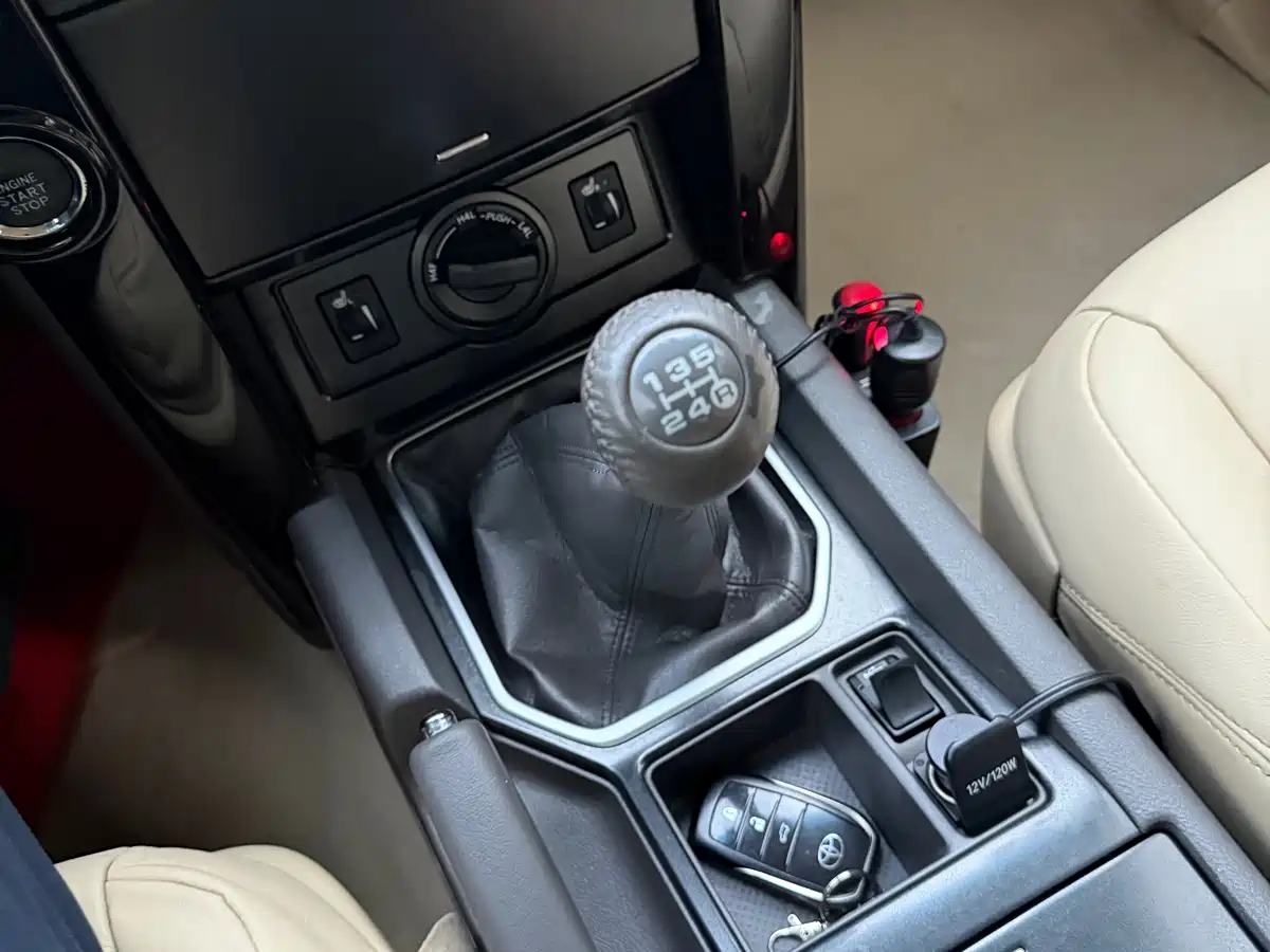 Toyota Prado 2016 2.7L Manual Edition фото 22