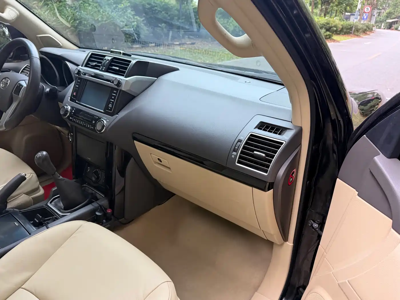 Toyota Prado 2016 2.7L Manual Edition фото 26