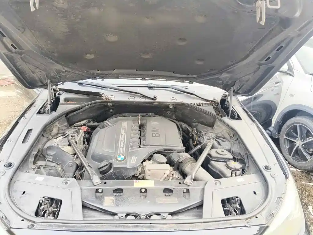 BMW 5 Series GT 2012 2011 535i Elegance