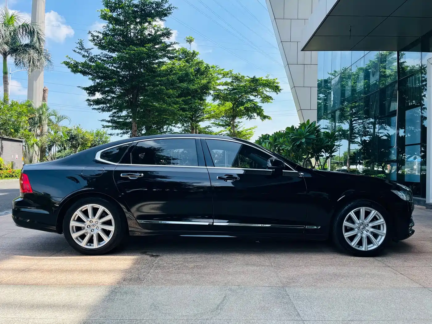 Фото 5 - Volvo S90