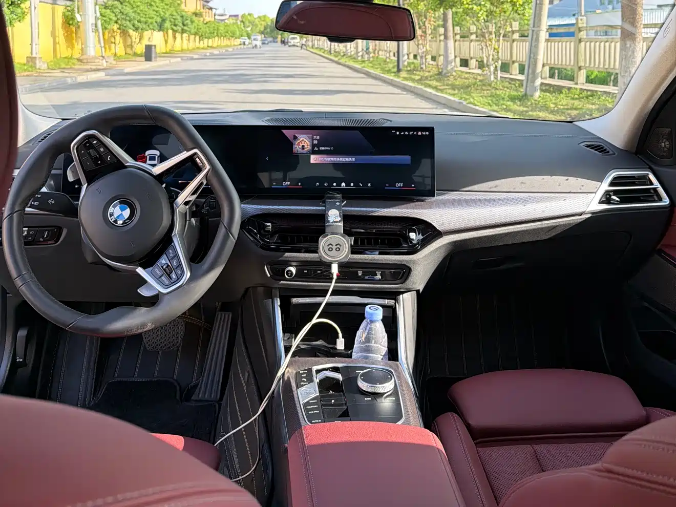 BMW 3 Series 2025 330Li M Sport Night Edition фото 10