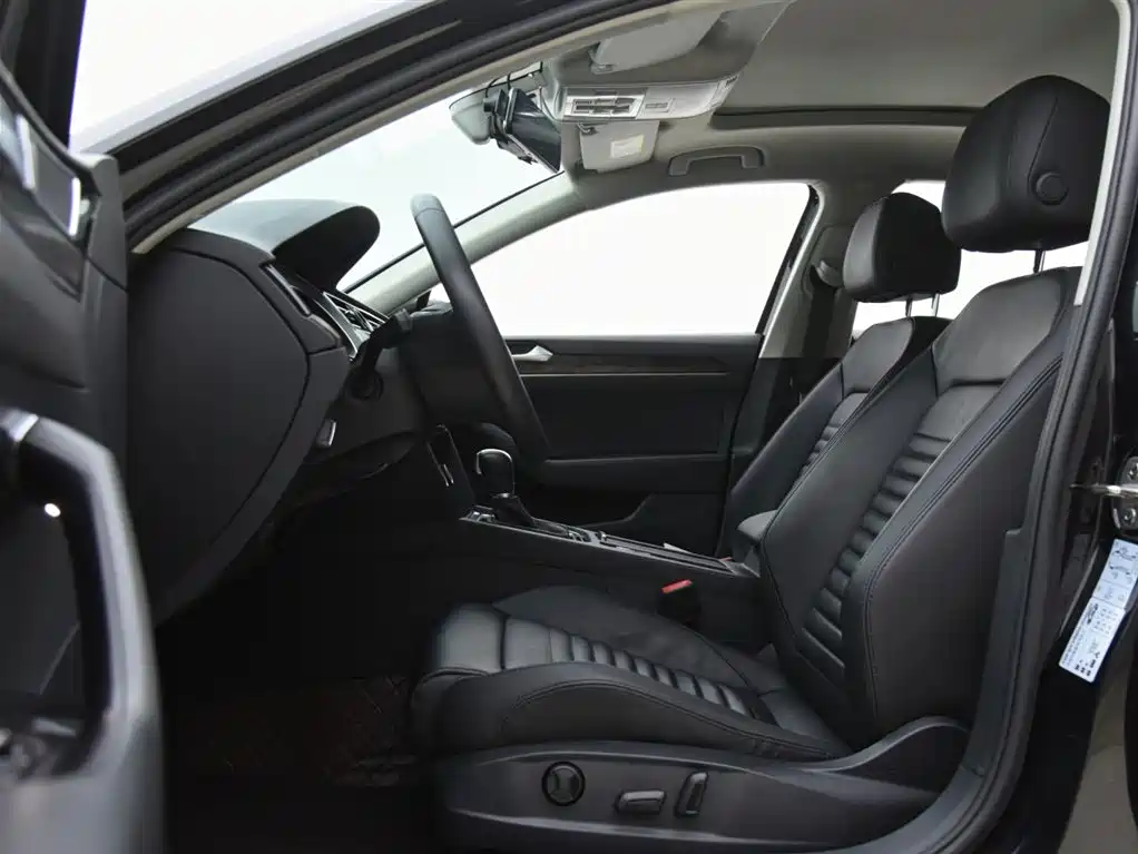 Volkswagen Magotan 2019 330TSI DSG Luxury China V фото 6