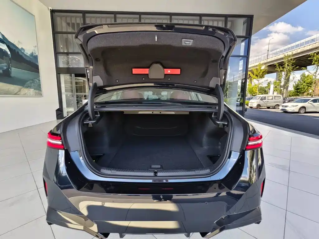 BMW i5 2025 2025 eDrive 35L M Sport Package