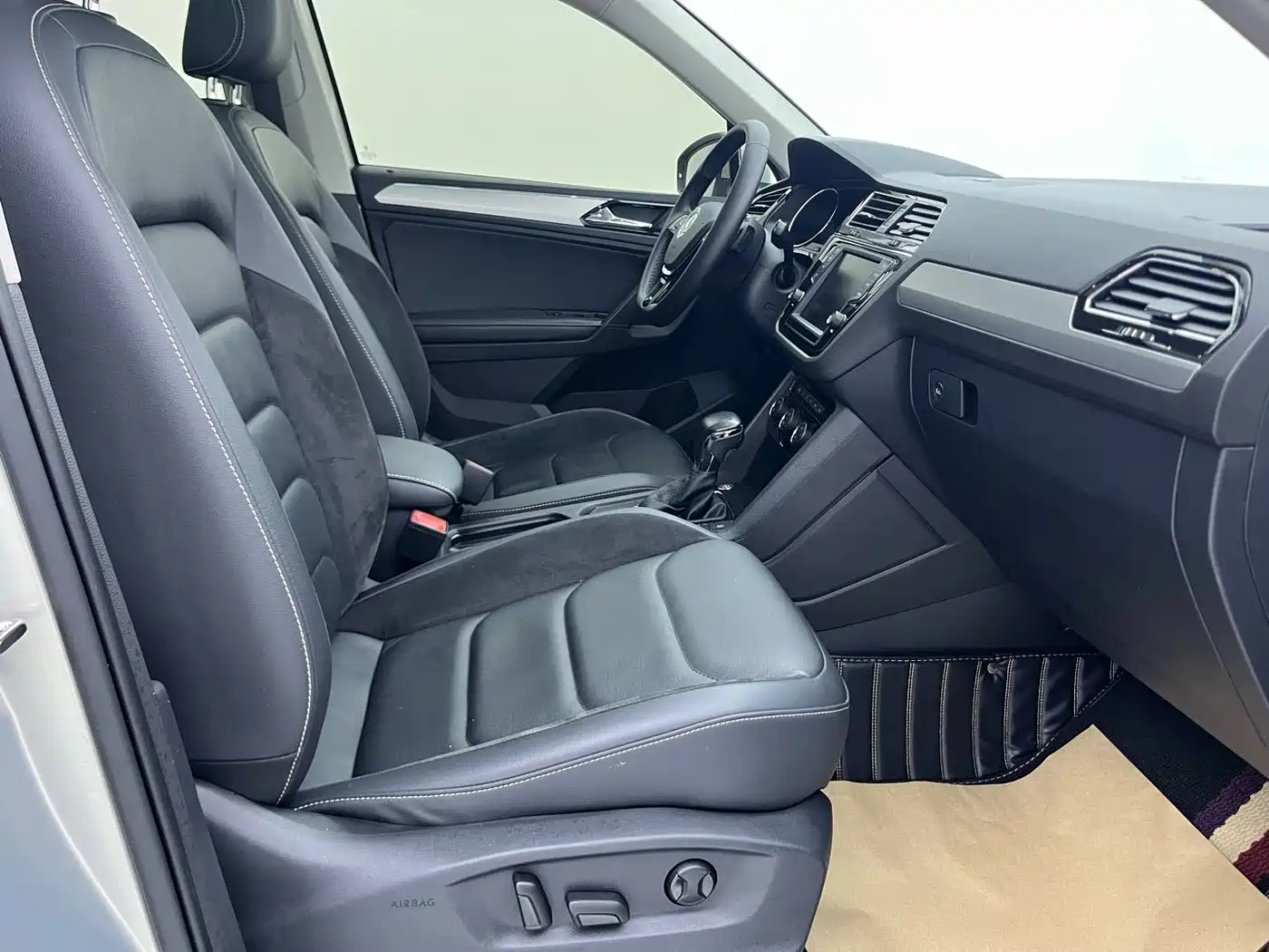 Volkswagen Tiguan L 2017 330TSI Automatic 2WD Luxury Edition фото 9