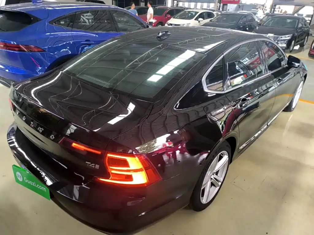 Фото 7 - Volvo S90