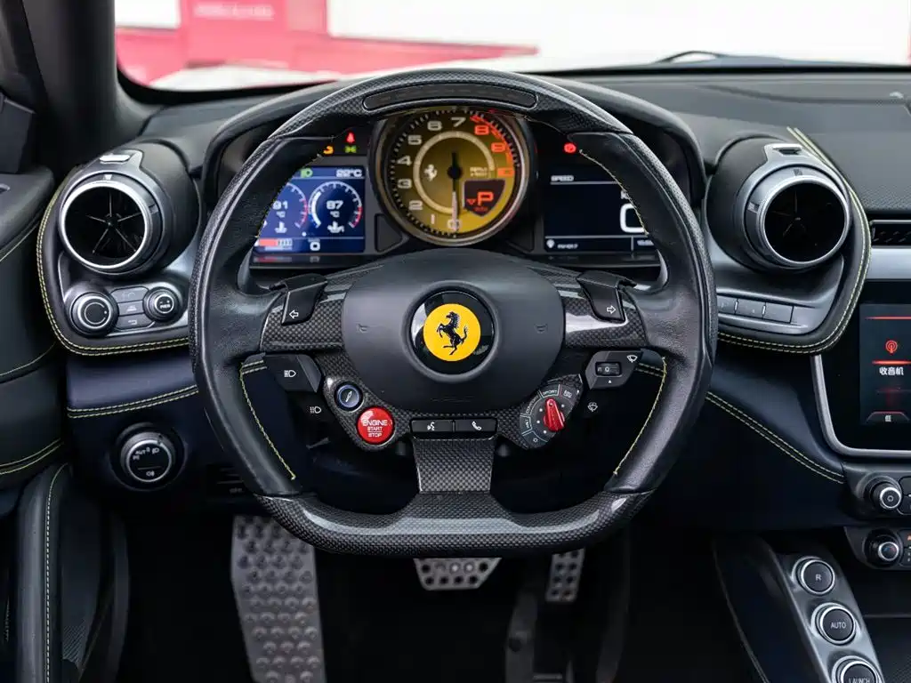 Ferrari GTC4Lusso 2017 3.9T V8 фото 11