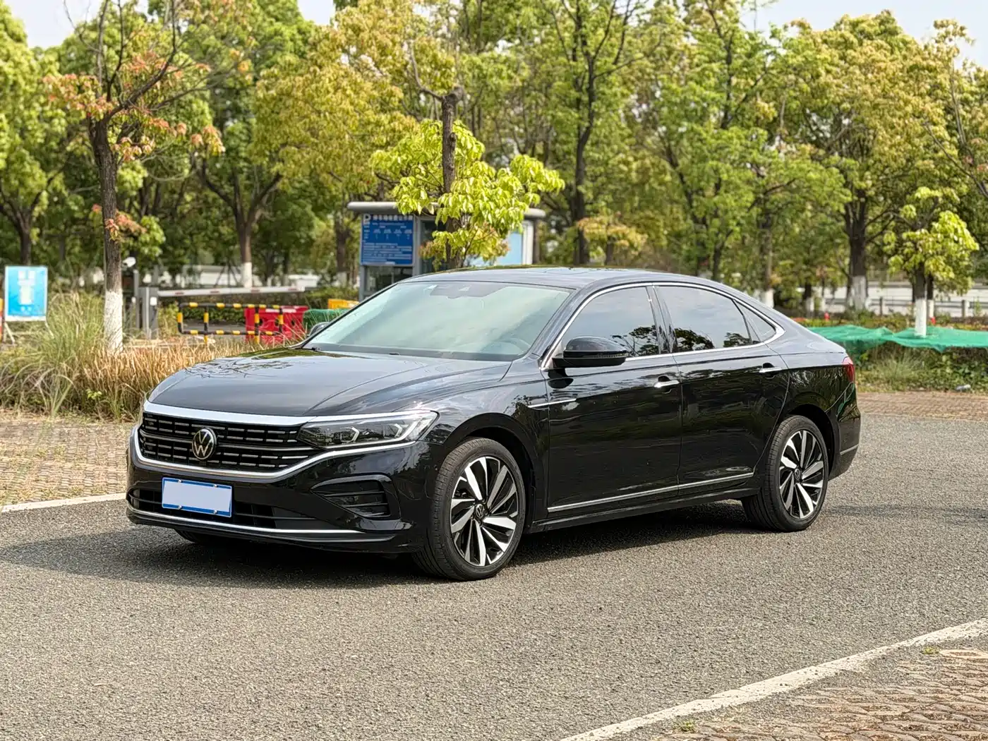 Volkswagen Passat 2022 330TSI Luxury Edition