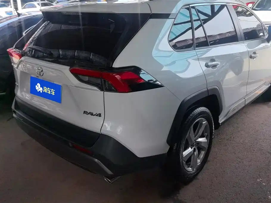 Toyota RAV4 Rongfang 2020 2.0L CVT 2WD Trend Edition фото 3