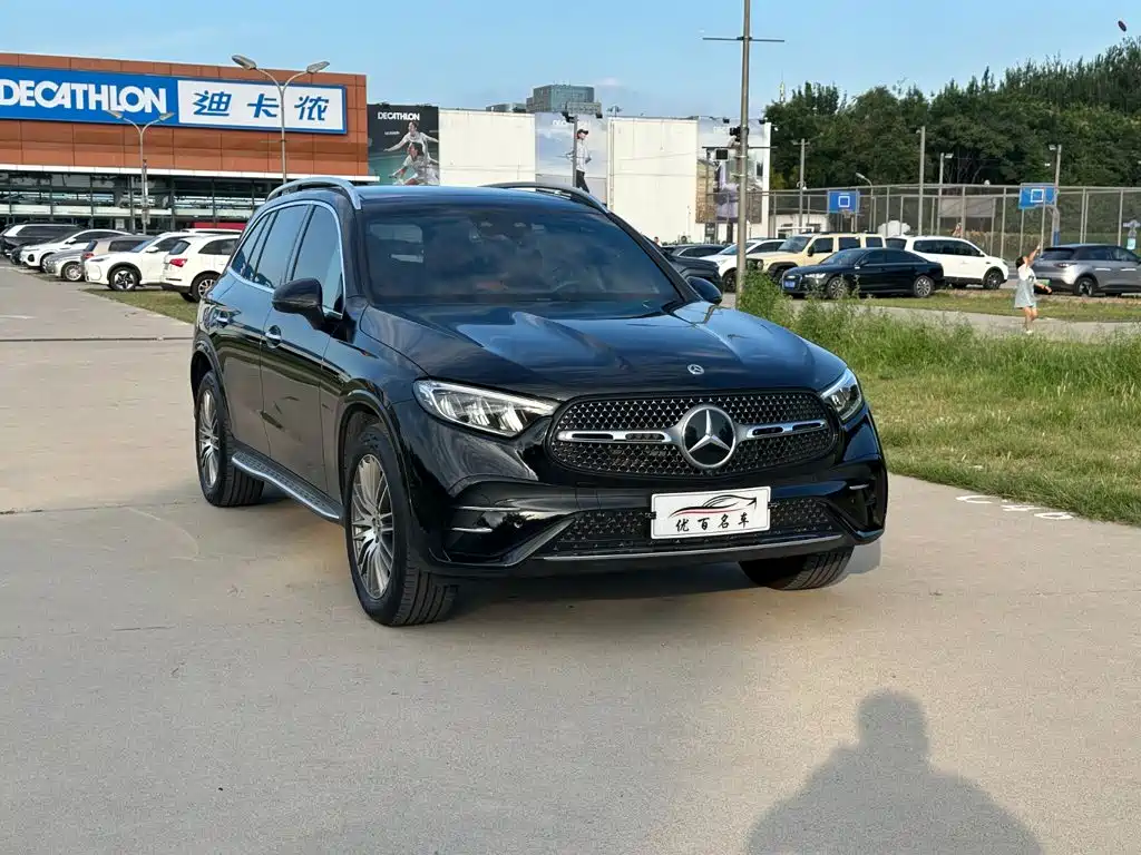 2026 Mercedes-Benz GLC