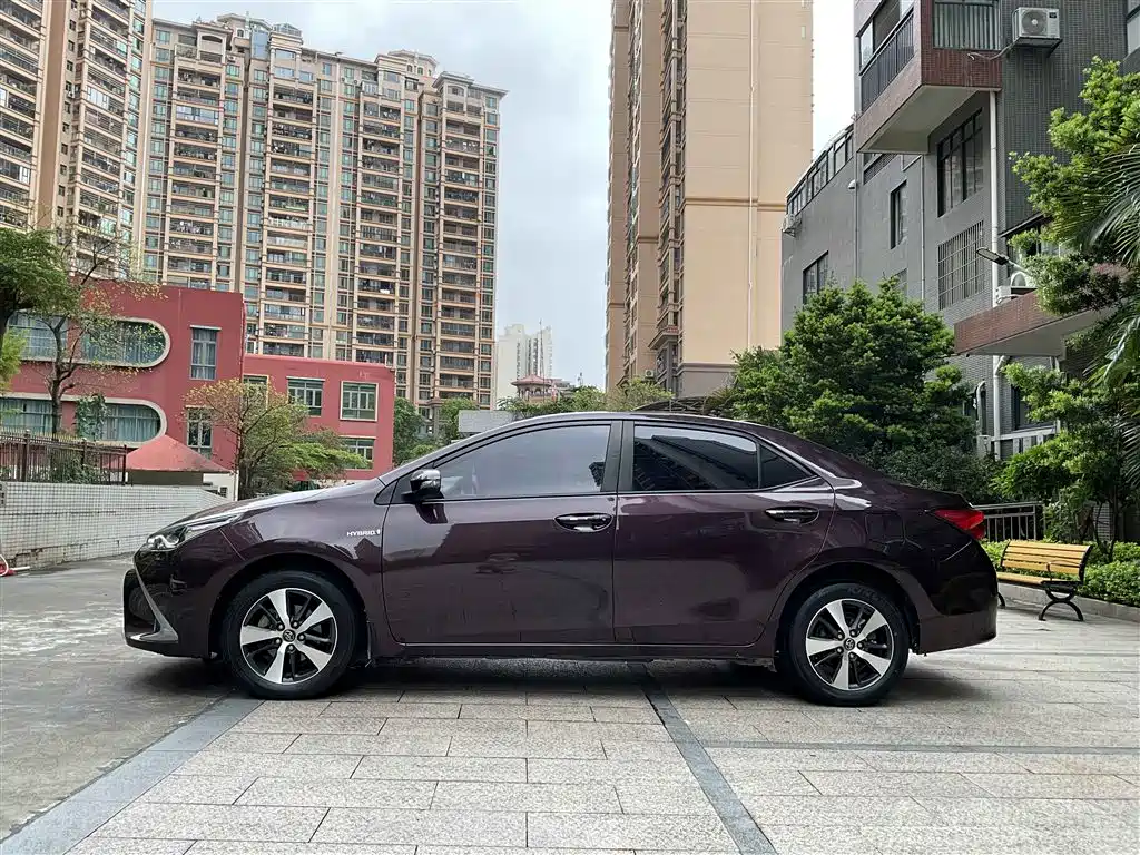 Toyota Levin 2016 Hybrid 1.8H V E-CVT Luxury Edition фото 13