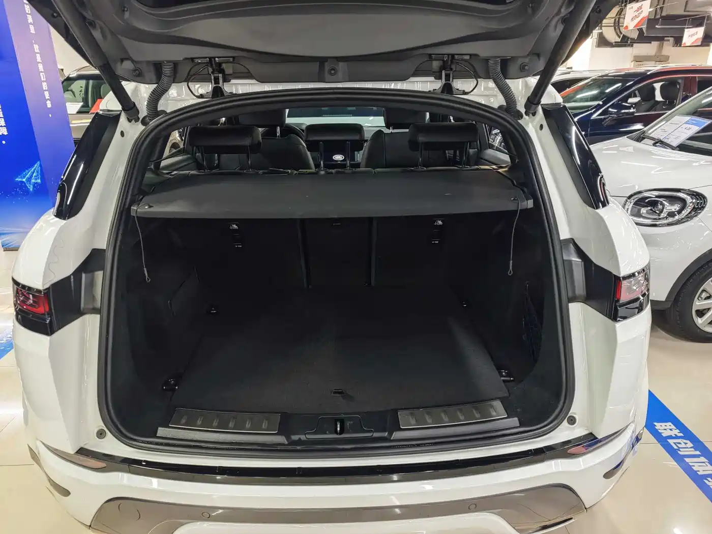 Land Rover Range Rover Evoque 2020 249PS R-DYNAMIC S Sport Edition фото 16