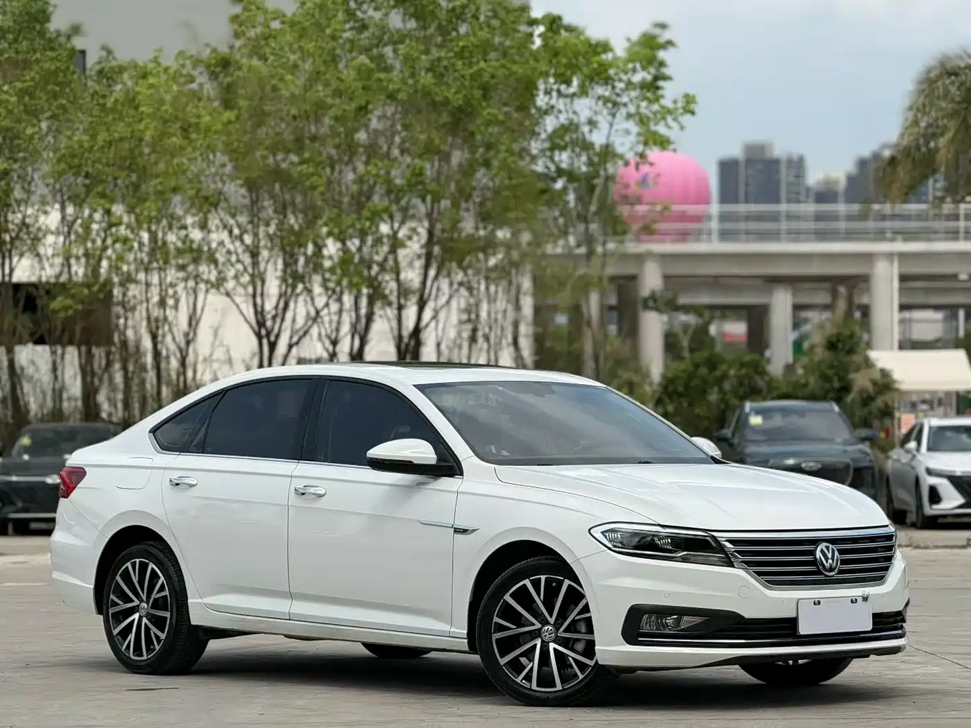 Volkswagen Lavida 2019 280TSI DSG Luxury Edition China VI фото 3