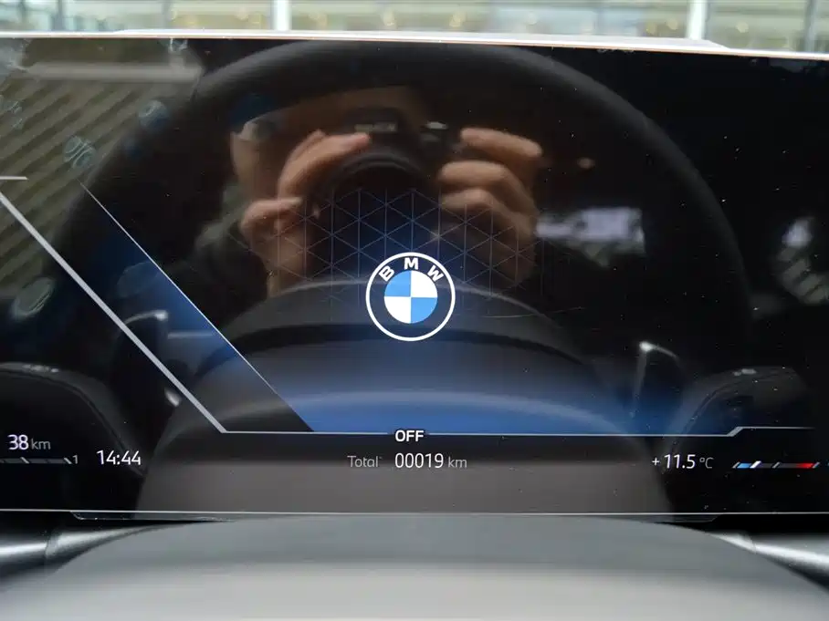 BMW 3 Series 2025 330Li Premium M Sport Night Edition фото 6