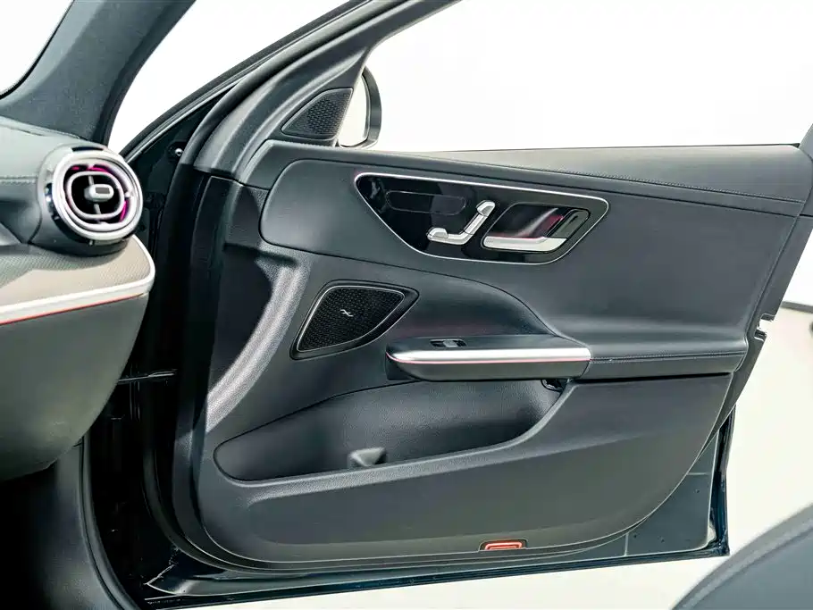 Mercedes-Benz C-Class 2024 Facelift III C 260 L Sport фото 11