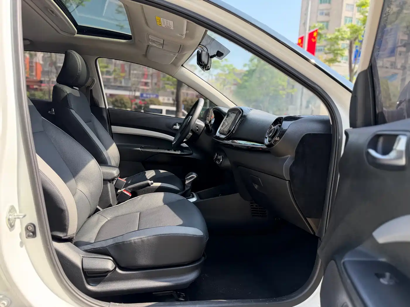 Kia KX1 2021 1.4L CVT Sunroof Version фото 9