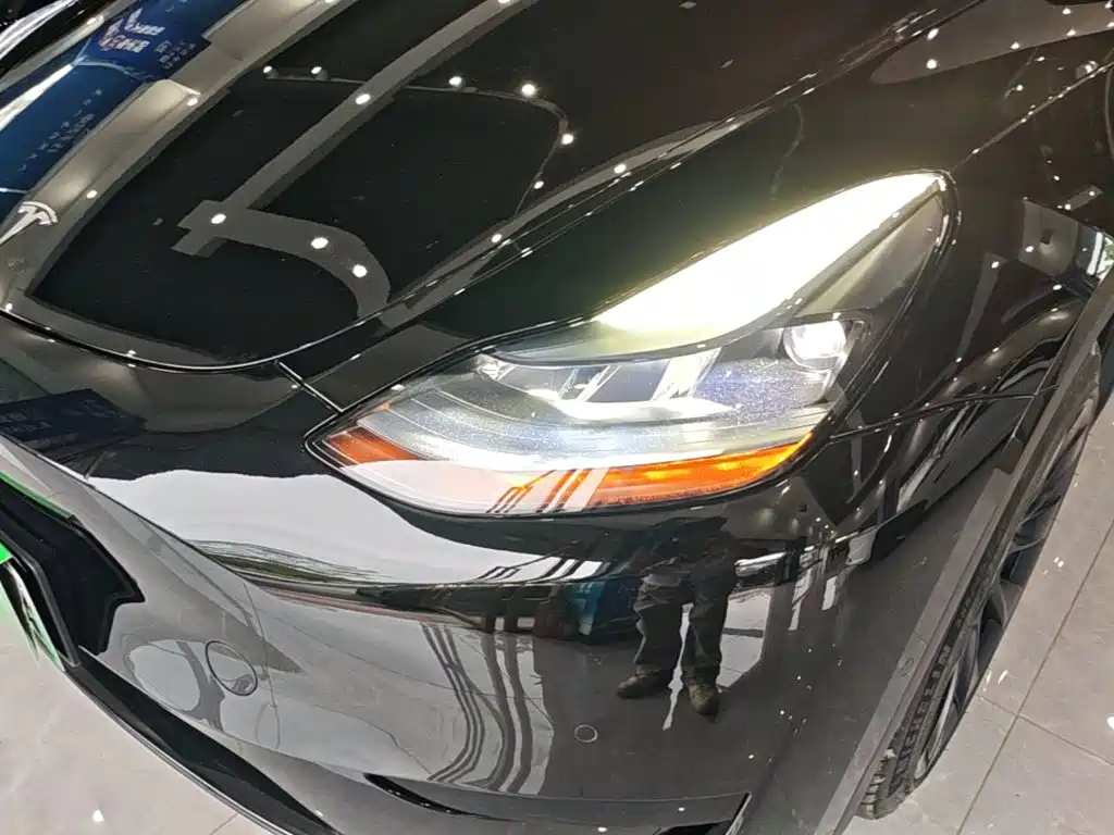 Фото 24 - Tesla Model Y