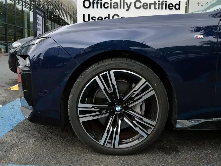 BMW 7 Series 2023 740Li Exclusive M Sport Package фото 13