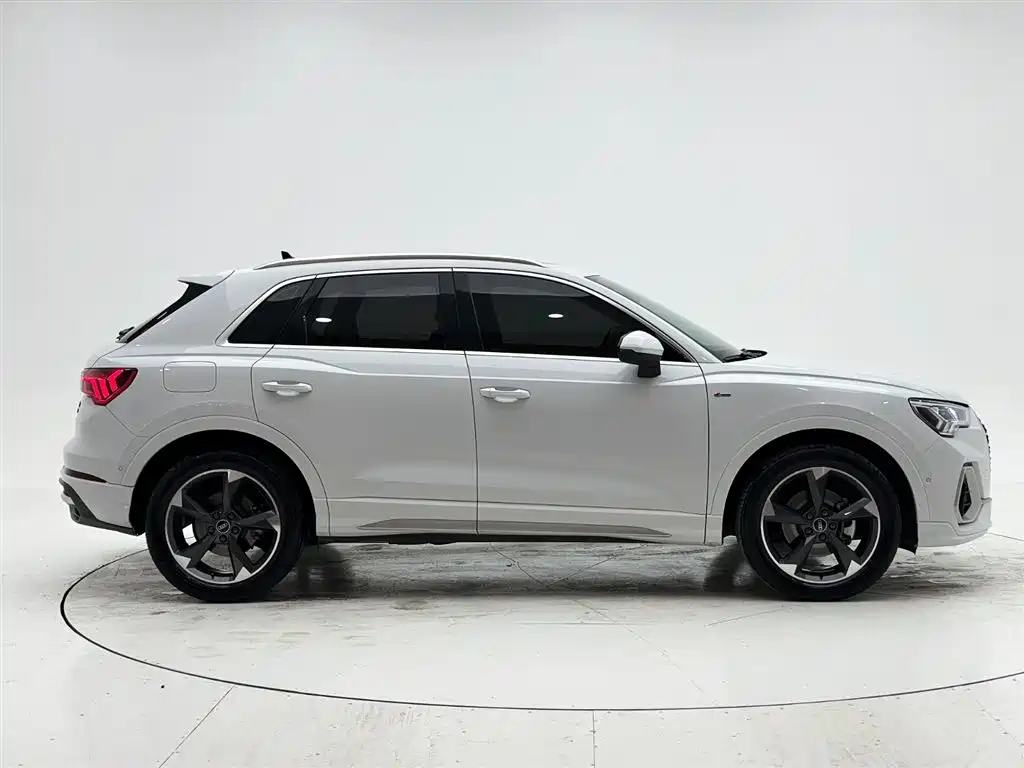 Audi Q3 2022 35 TFSI Fashion Dynamic фото 9