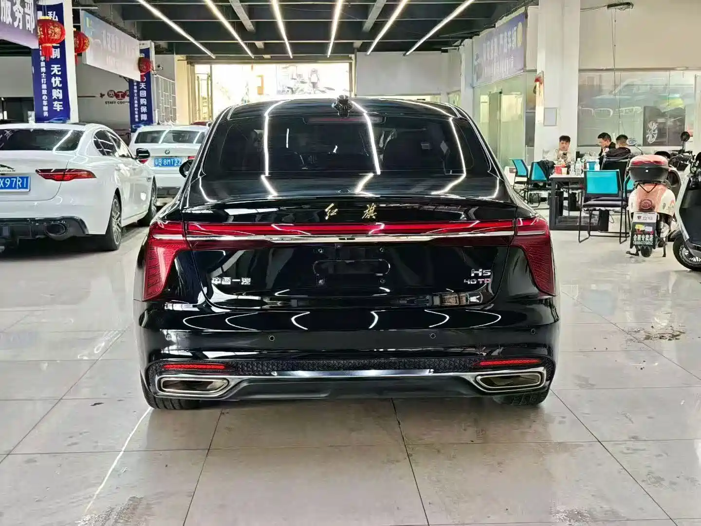 Фото 7 - Hongqi H5