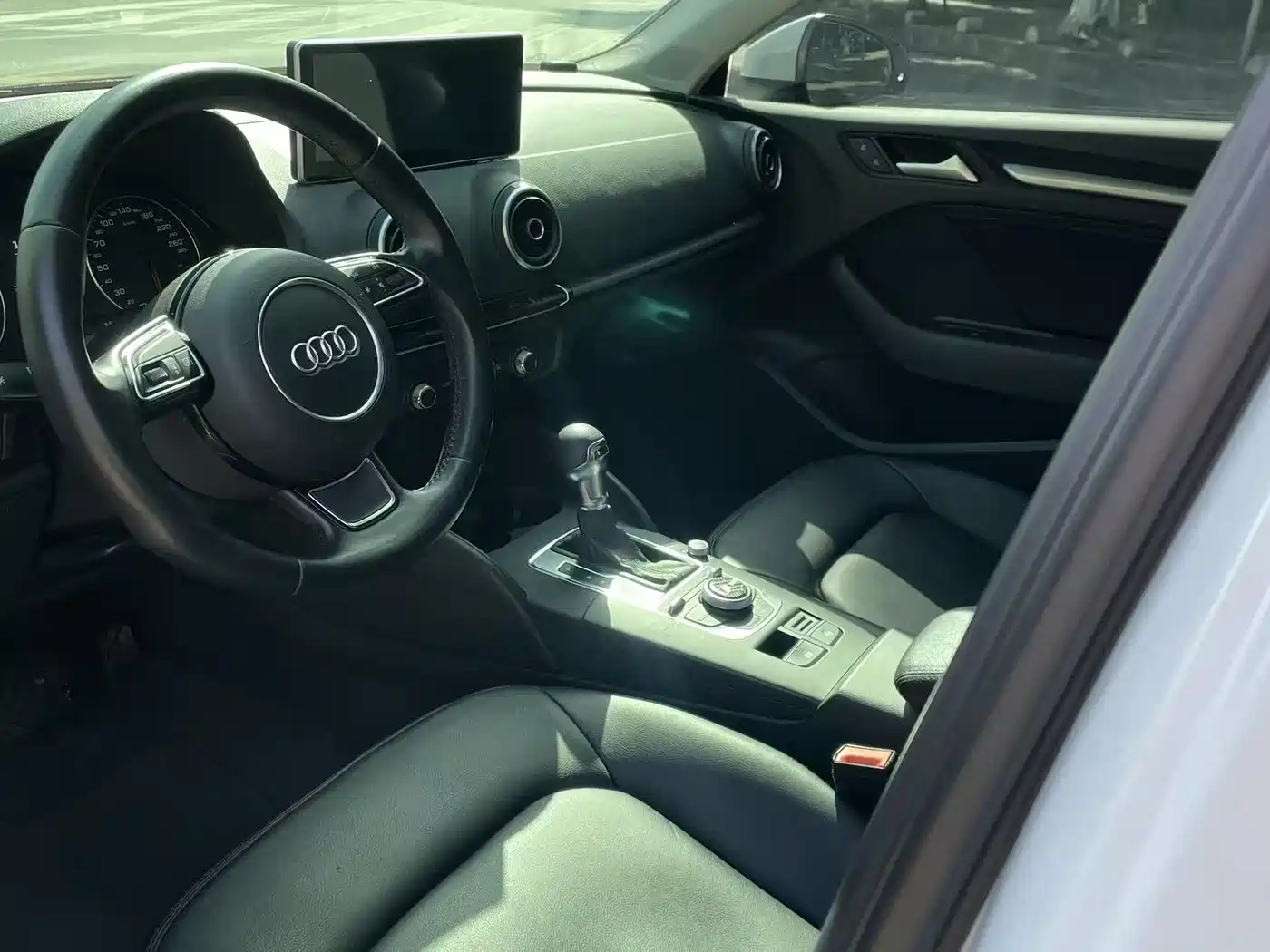 Audi A3 2016 Limousine 35 TFSI Leadership фото 5