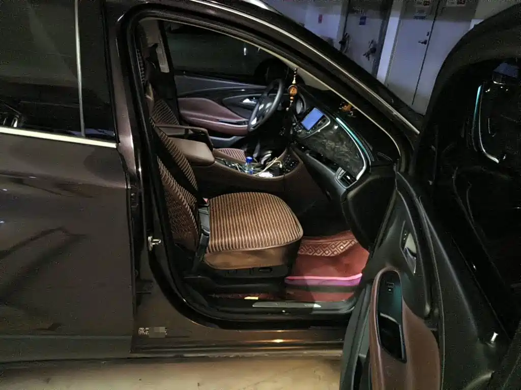 Photo 12 - Buick Envision Plus