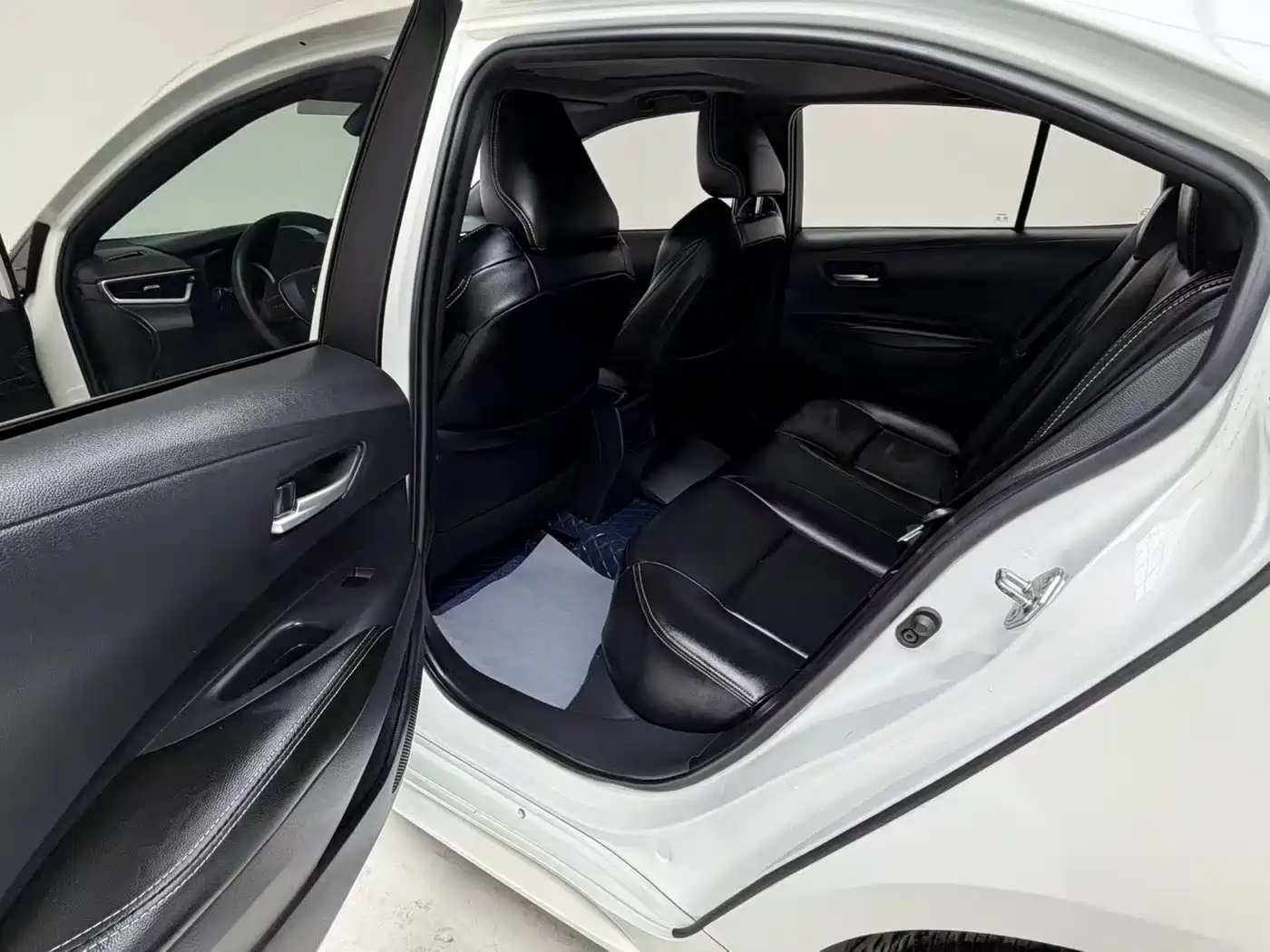 Toyota Levin 2019 185T CVT Luxury Edition China VI фото 13