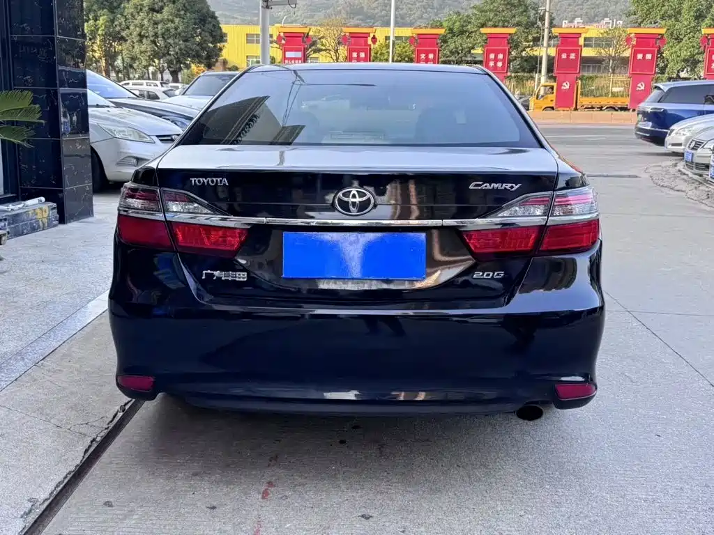 Photo 5 - Toyota Camry