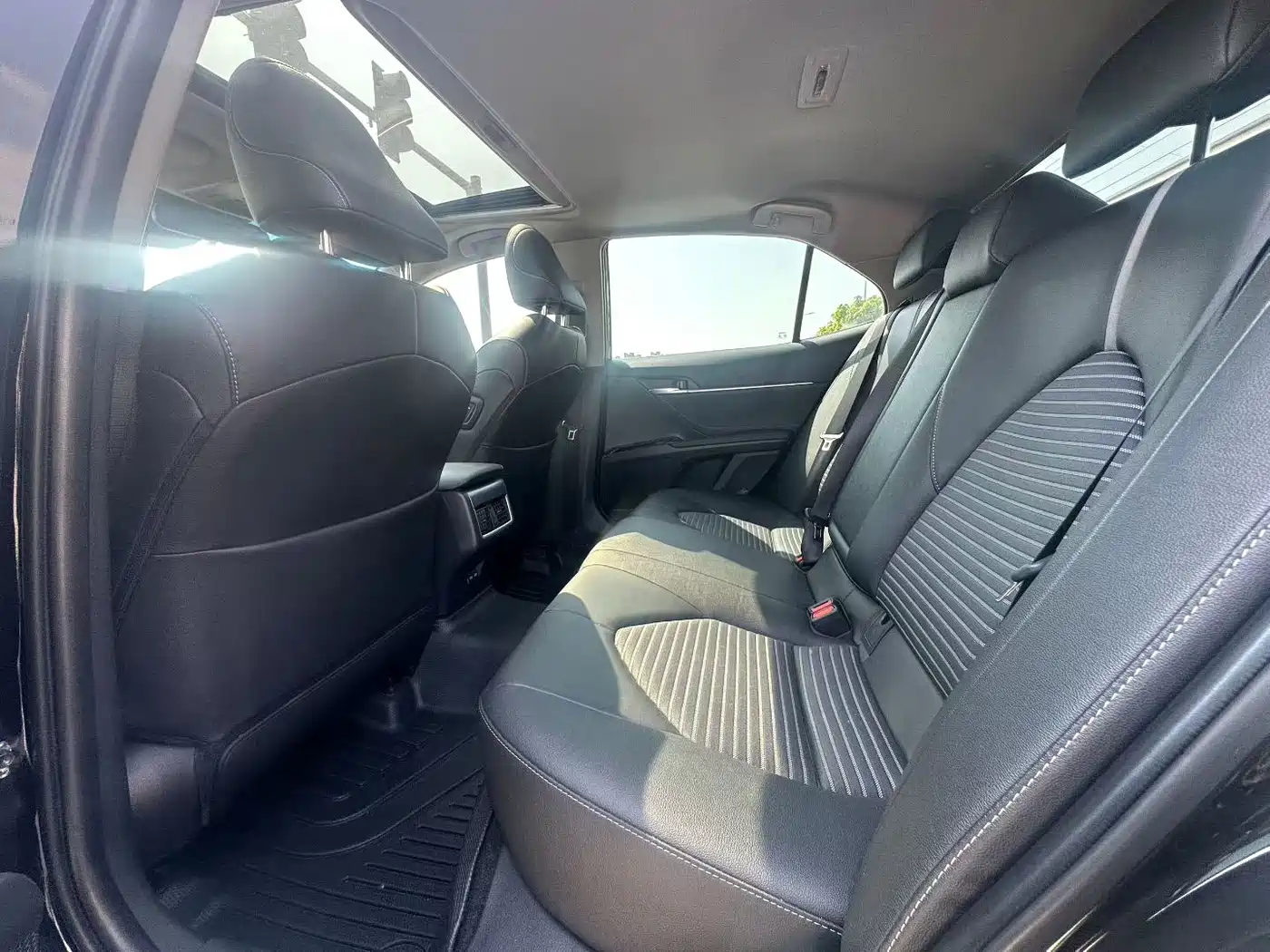 Toyota Camry 2023 2.0S Knight Edition фото 6